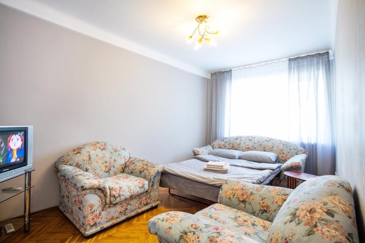 Apartment Near Metro Pecherskaya キエフ エクステリア 写真