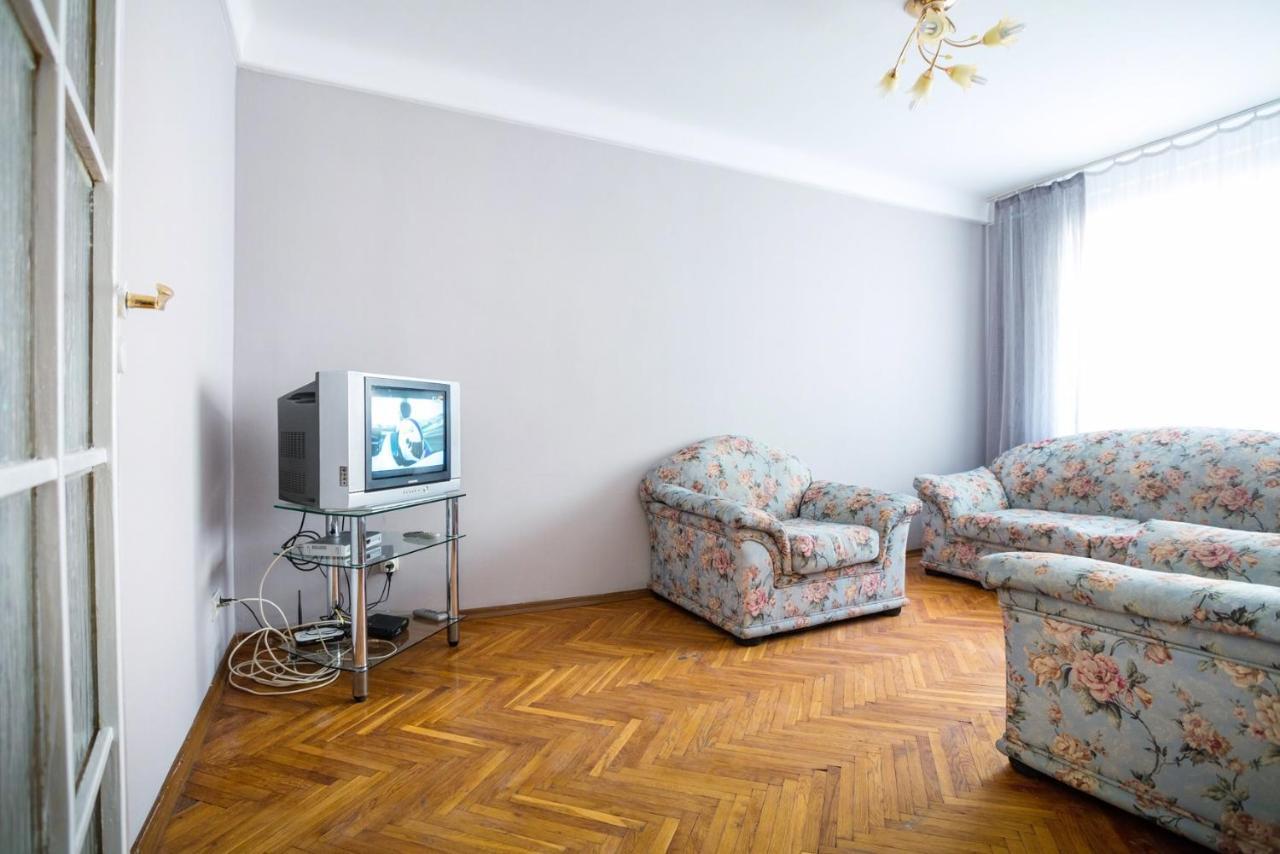 Apartment Near Metro Pecherskaya キエフ エクステリア 写真