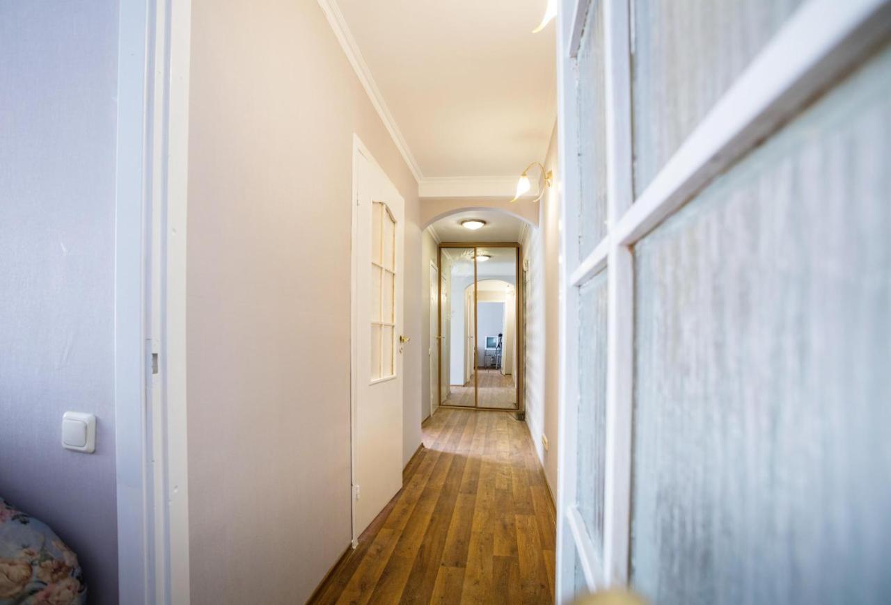 Apartment Near Metro Pecherskaya キエフ エクステリア 写真