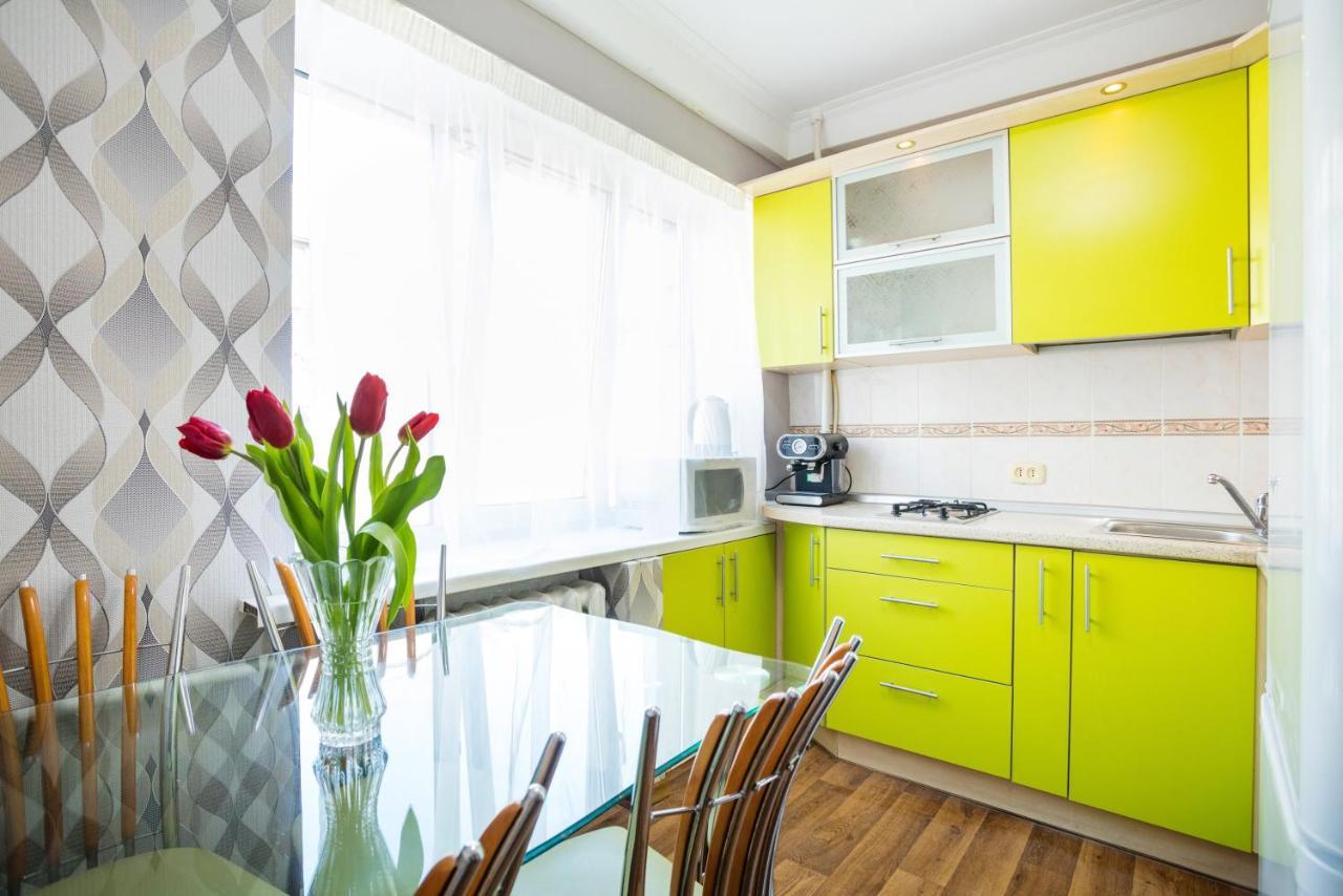 Apartment Near Metro Pecherskaya キエフ エクステリア 写真