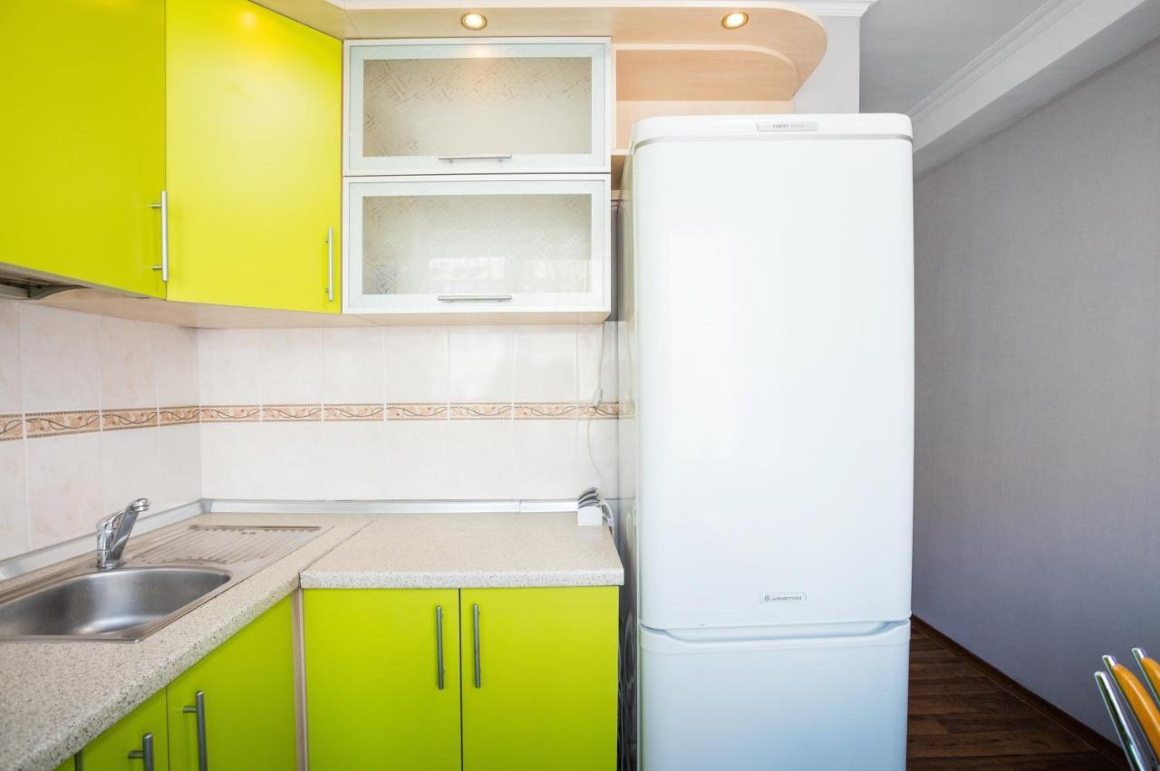 Apartment Near Metro Pecherskaya キエフ エクステリア 写真