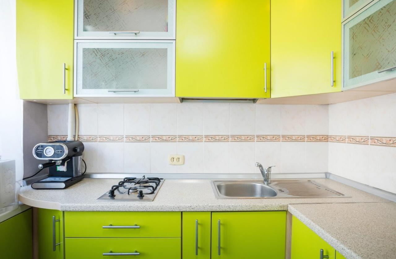 Apartment Near Metro Pecherskaya キエフ エクステリア 写真